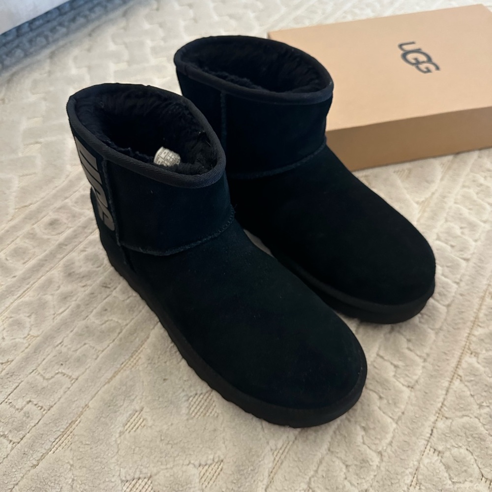 Black Uggs - image 3